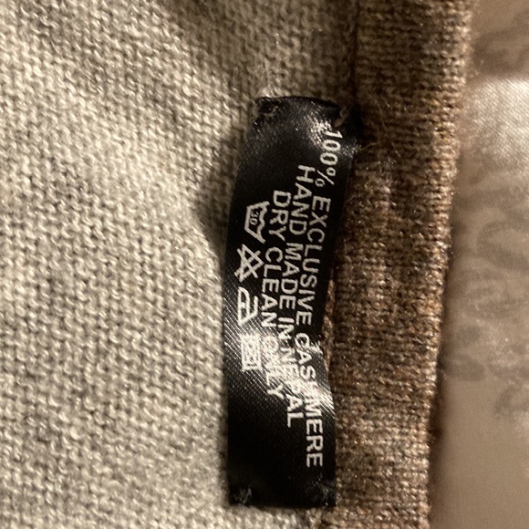 Cashmere Poncho - Picture 2 of 2